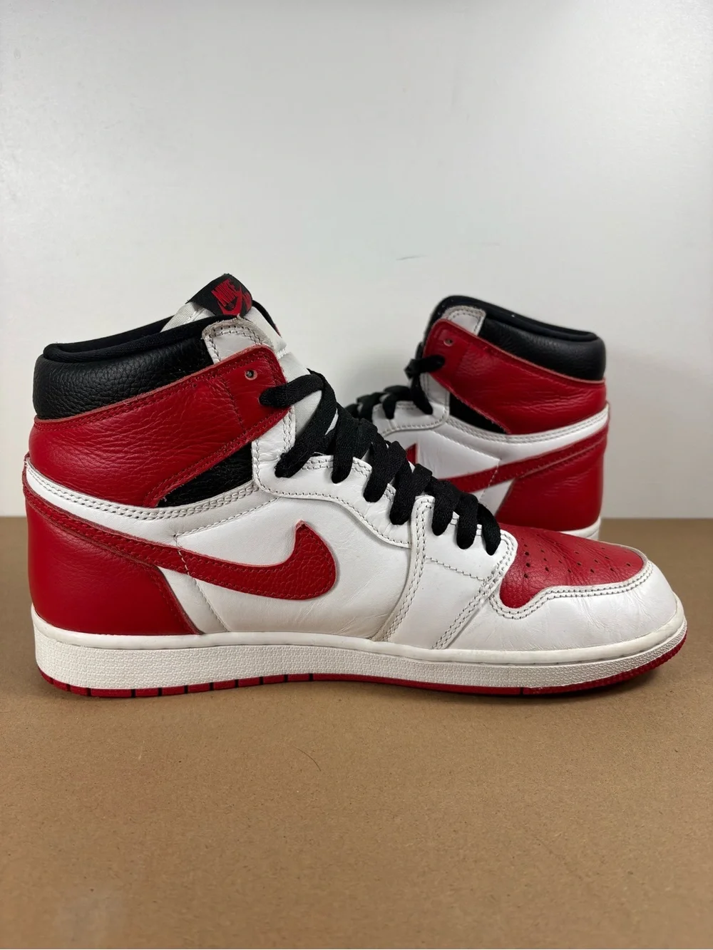 Nike Air Jordan 1 Retro High OG Heritage High Top White Red  555088-161 size 9.5